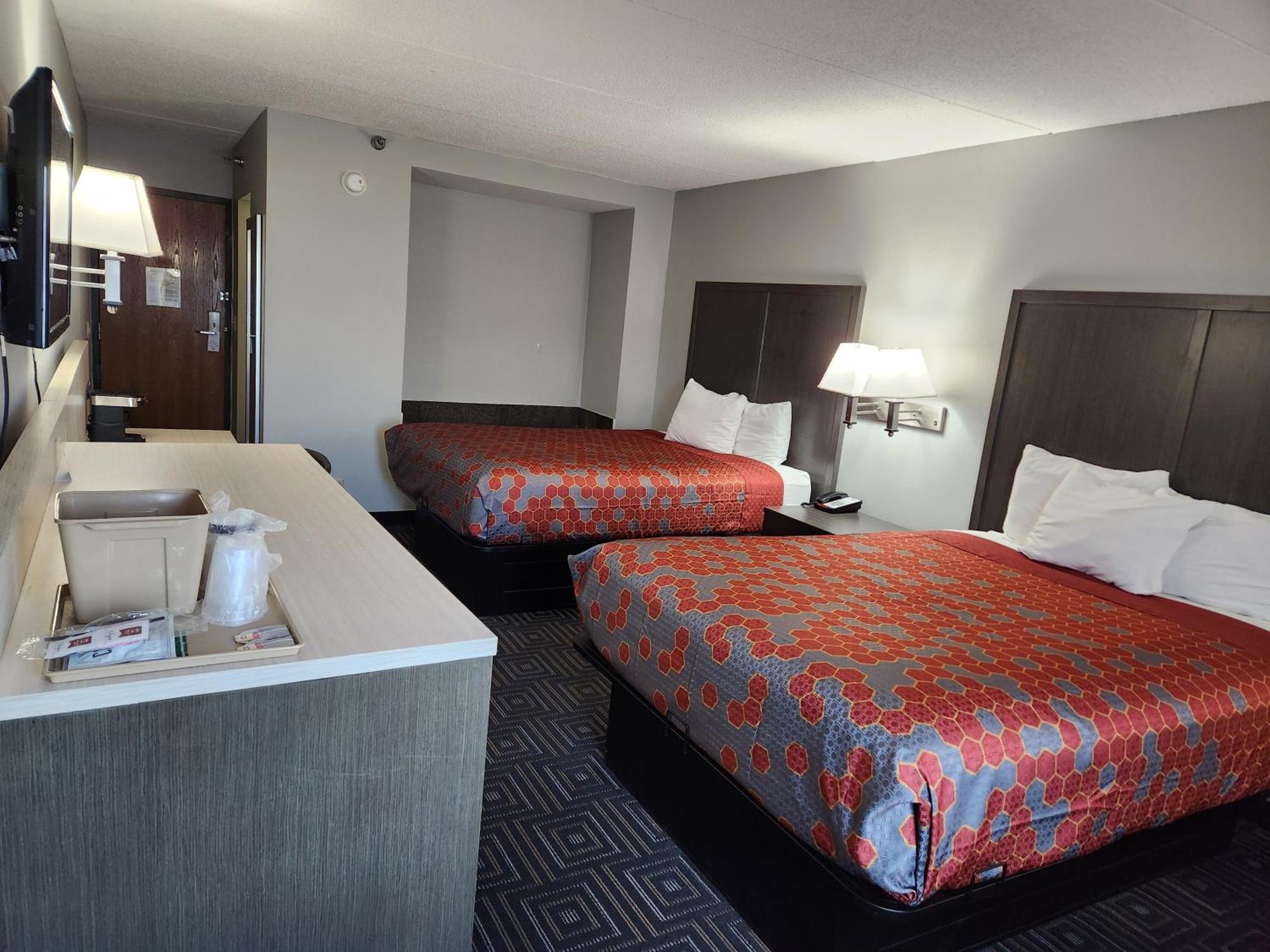 Twin Cities Inn, Hotel
