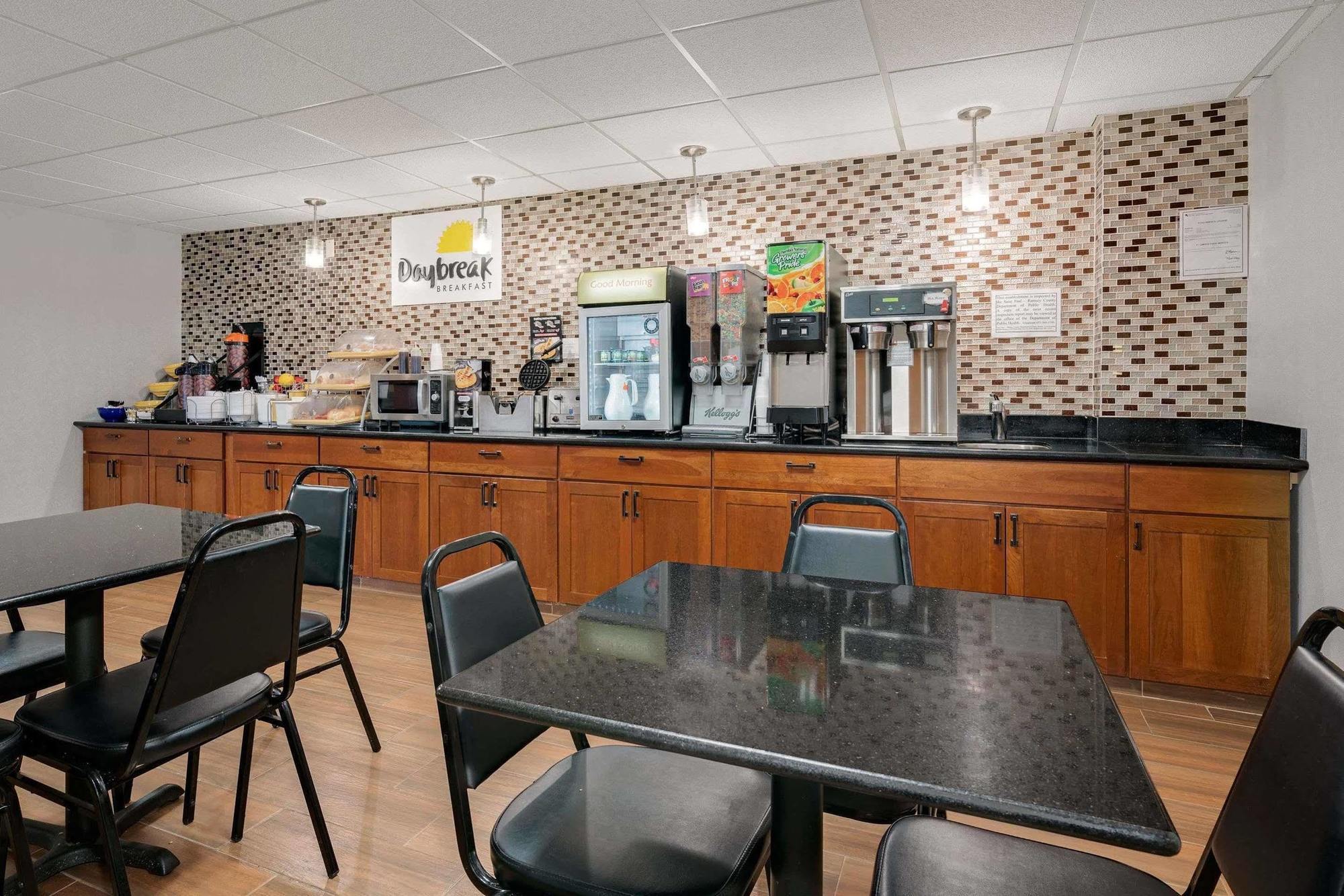 Twin Cities Inn, Mounds View