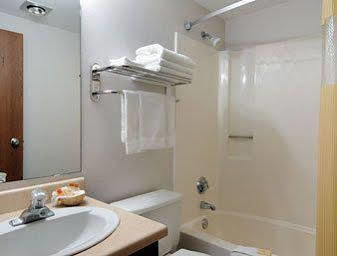 Twin Cities Inn, Hotel